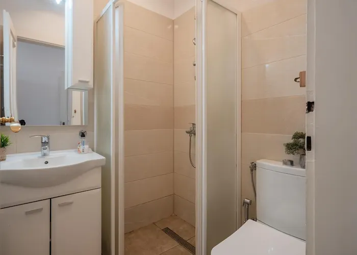 Modern Near Cathedral - Heart Of The Center